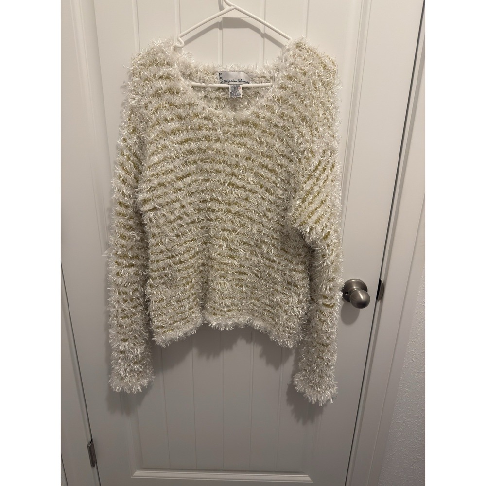 PSE Designed In California White Fluffy Sweater‎ W/Gold Accents Size Large